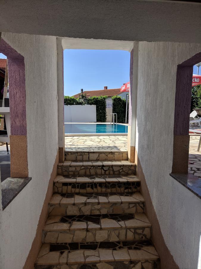Villa Lory Krk คิร์ก ภายนอก รูปภาพ